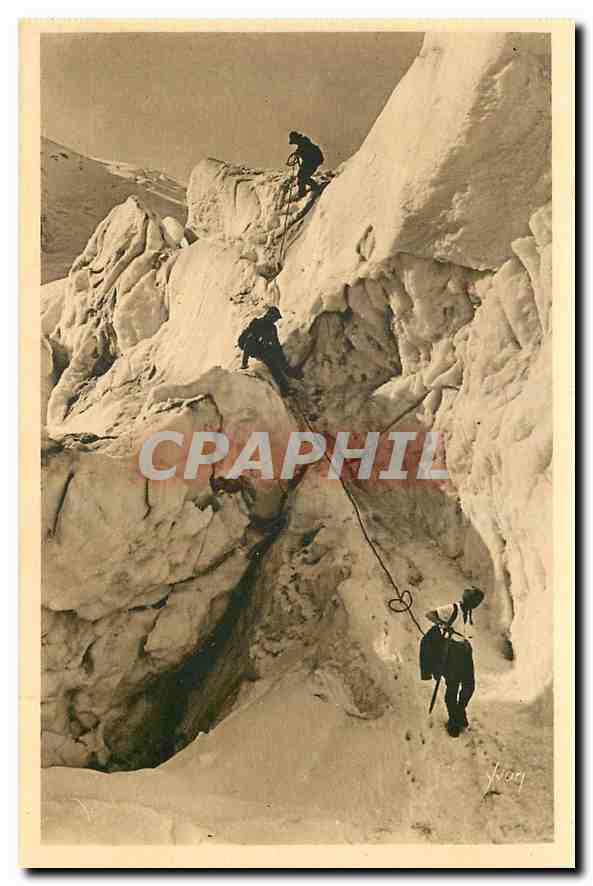 CPA La Douce France Massif du Mont Blanc Glacier du Geant Descente dans les Seracs 