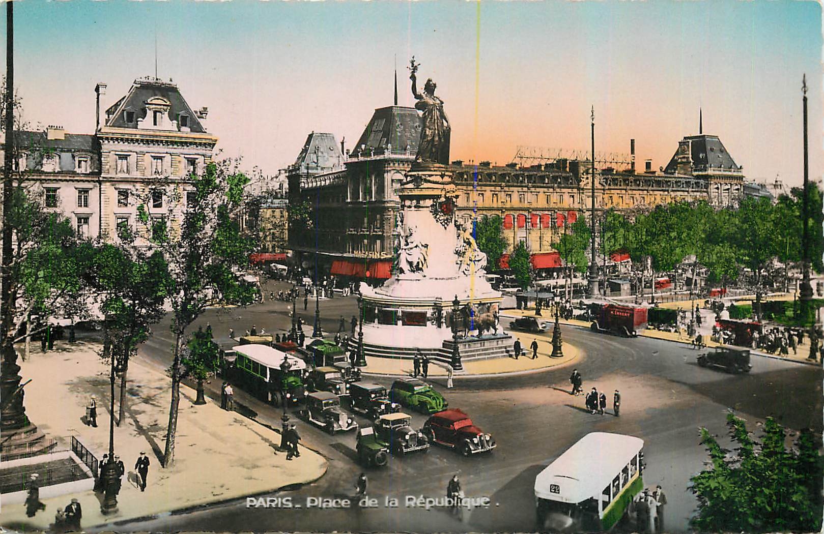 CPM Paris Place de la Republique 