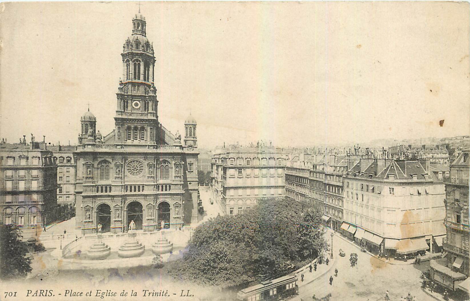 CPA Paris Place et Eglise de la Trinite 