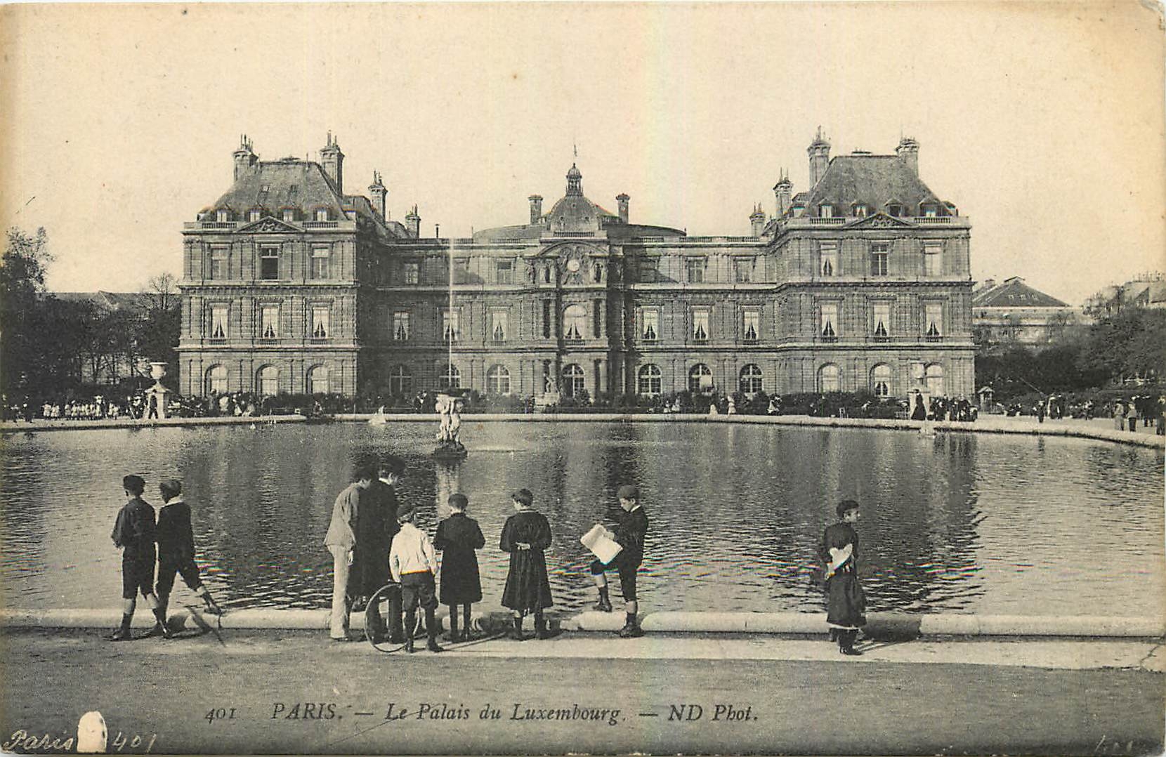 CPA Paris Le Palais du Luxembourg Enfants