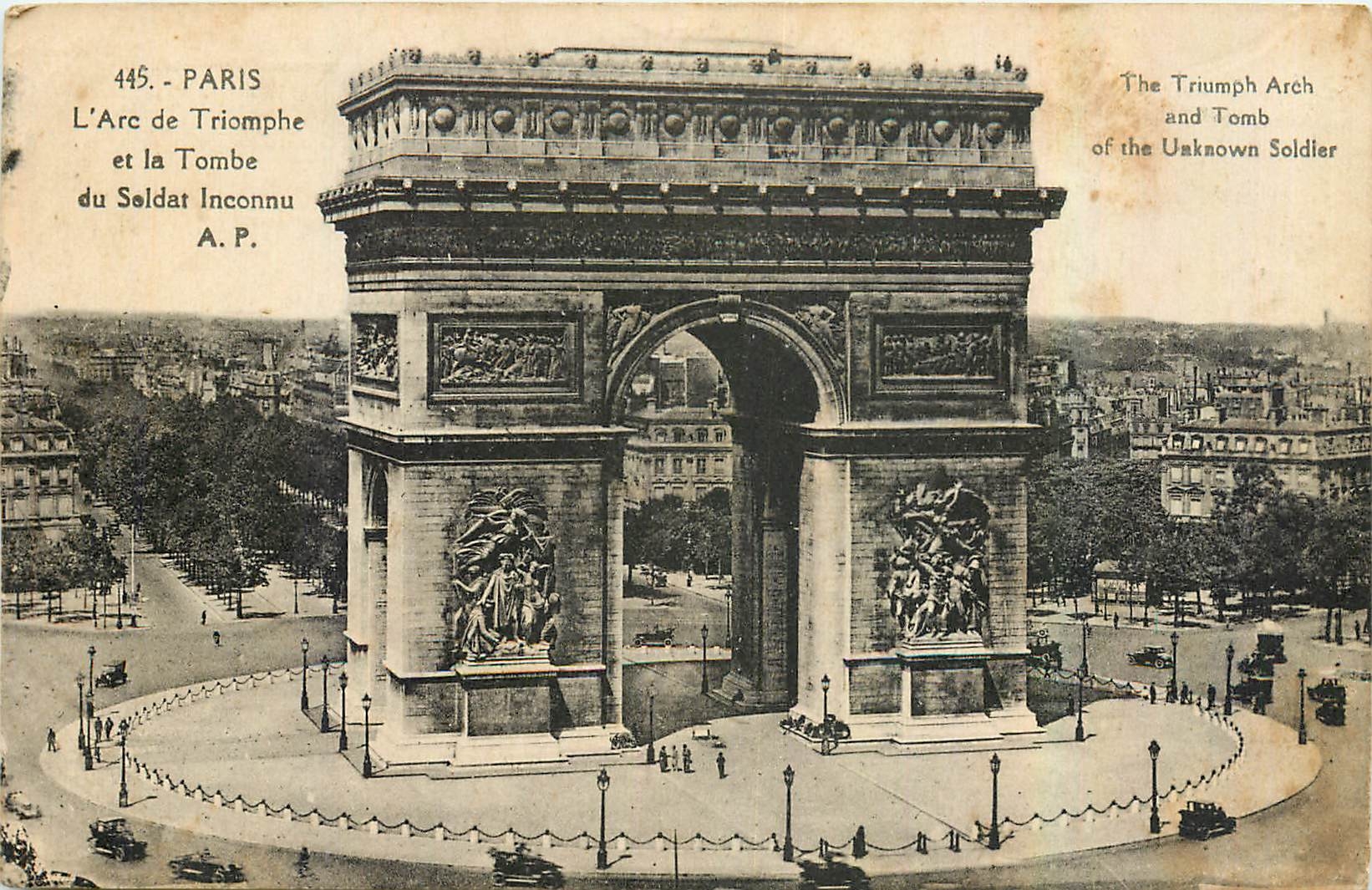 CPA Paris l'Arc de Triomphe et la Tombe de Soldat Inconnu 