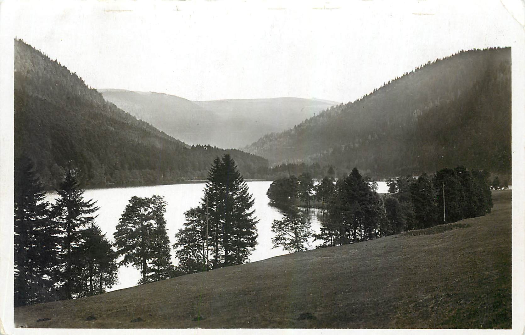 CPA Lac de Longemer et vue sur le Hohneck 