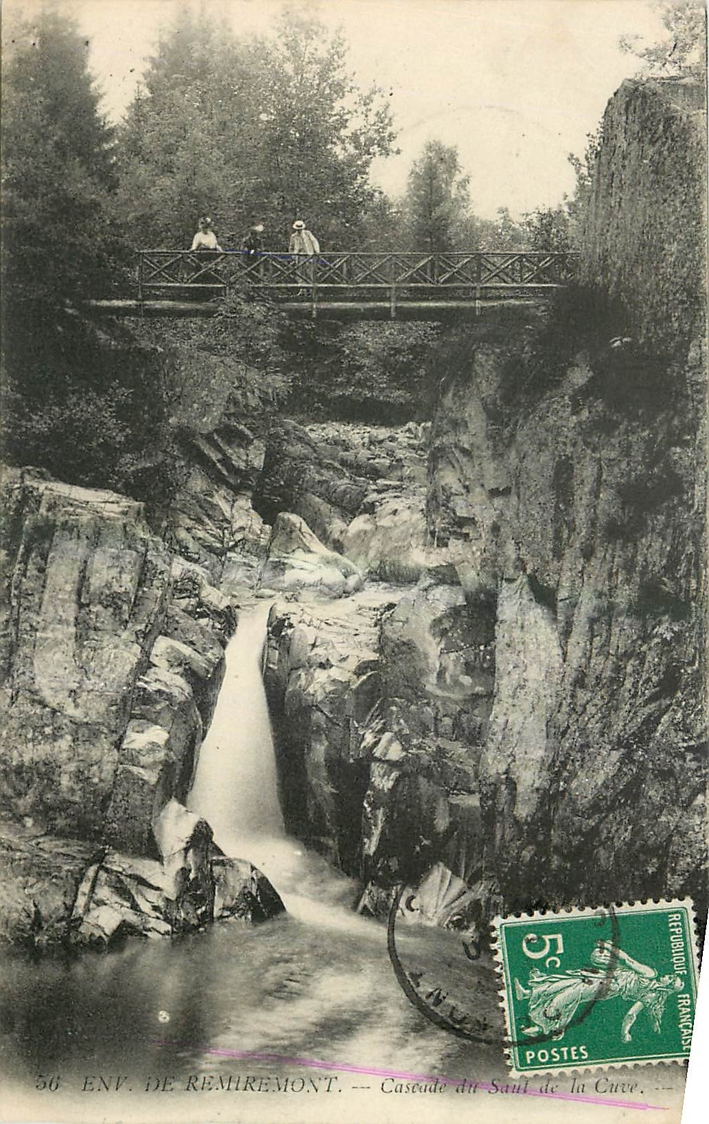 CPA Env de Remiremont Cascade du Saul de la Cuve 