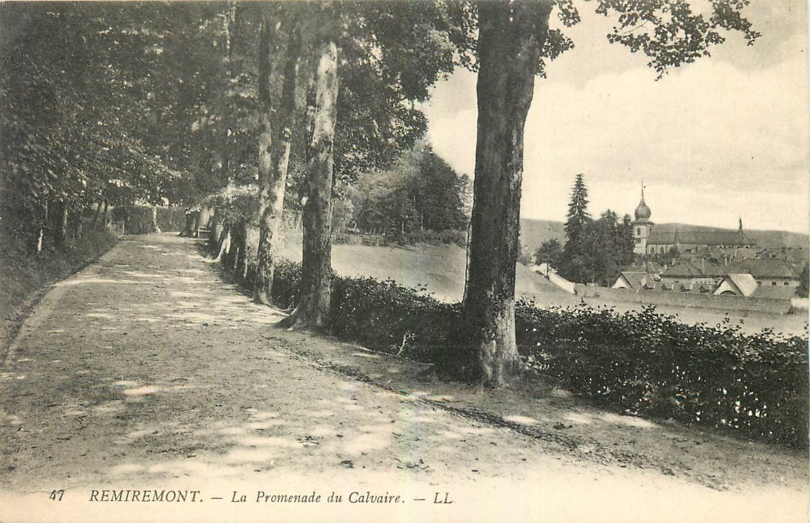 CPA Remiremont La Promenade du Calvaire 
