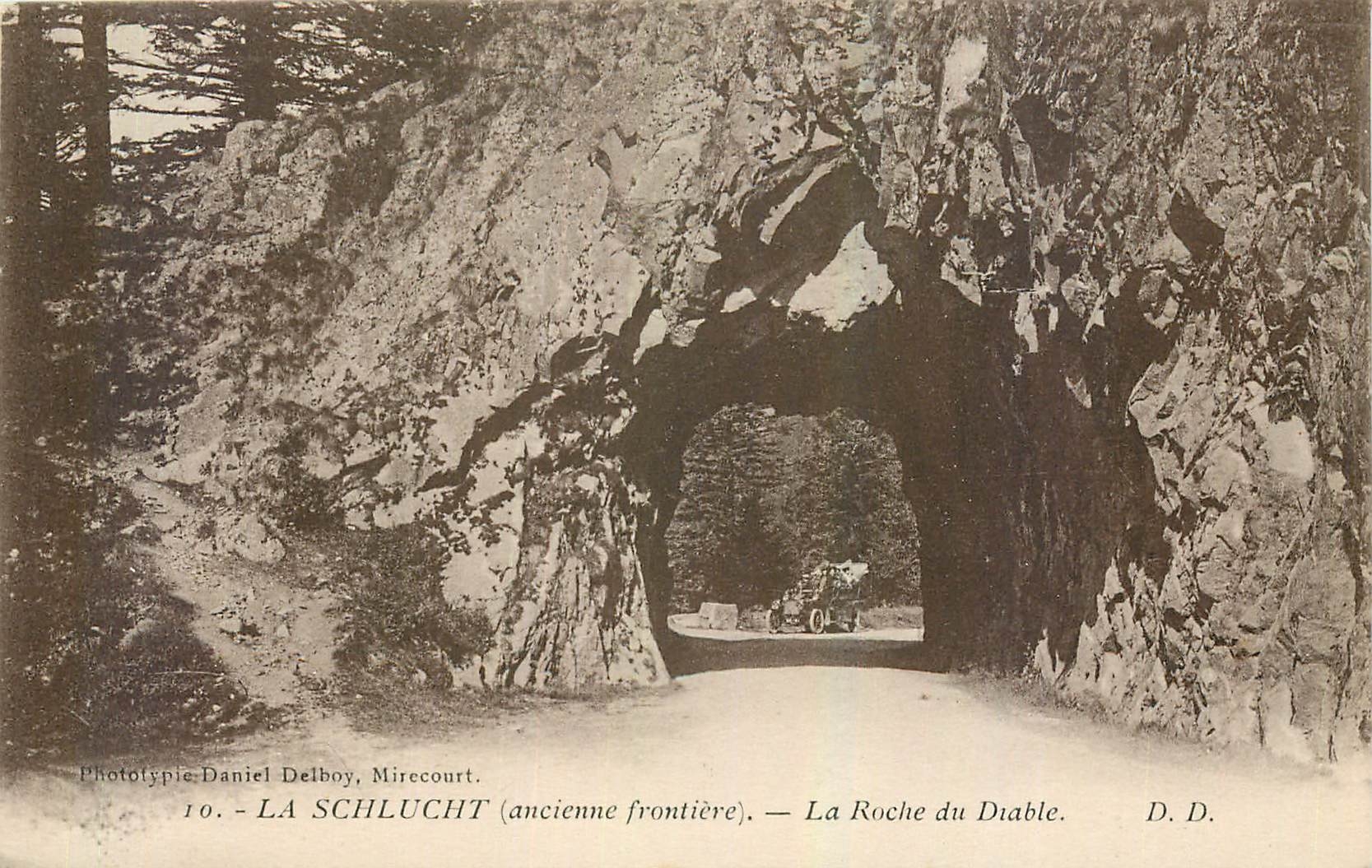 CPA La Schluct Ancienne frontiere La Roche du Diable Automobile