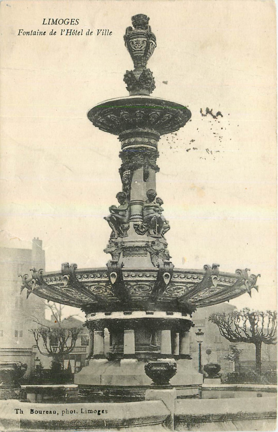 CPA Limoges Fontaine de l'Hotel de Ville 
