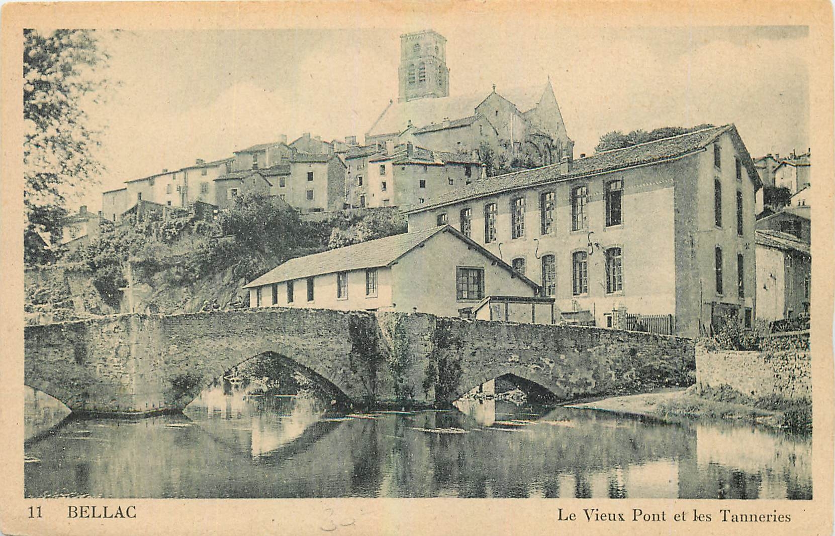 CPA Bellac Le Vieux Pont et les Tanneries 