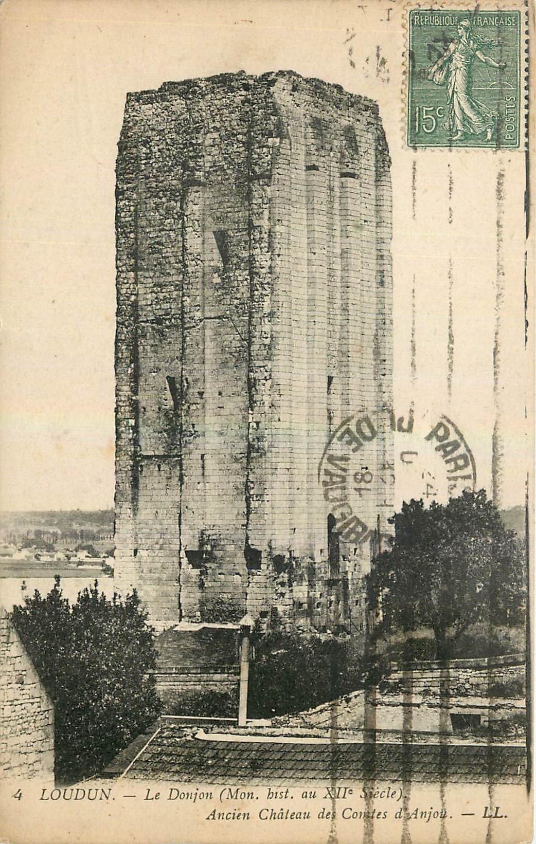 CPA Loudun Le Donjon Ancien Chateau des Comtes d'Anjou 