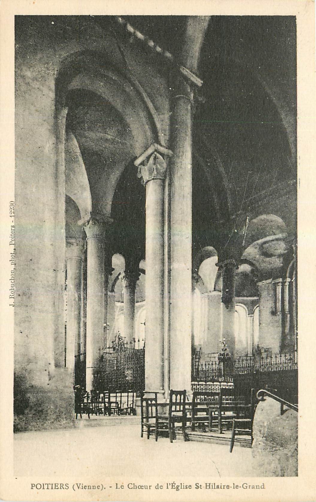 CPA Poitiers Vienne Le Choeur del'Eglise St Hilaire le Grand 