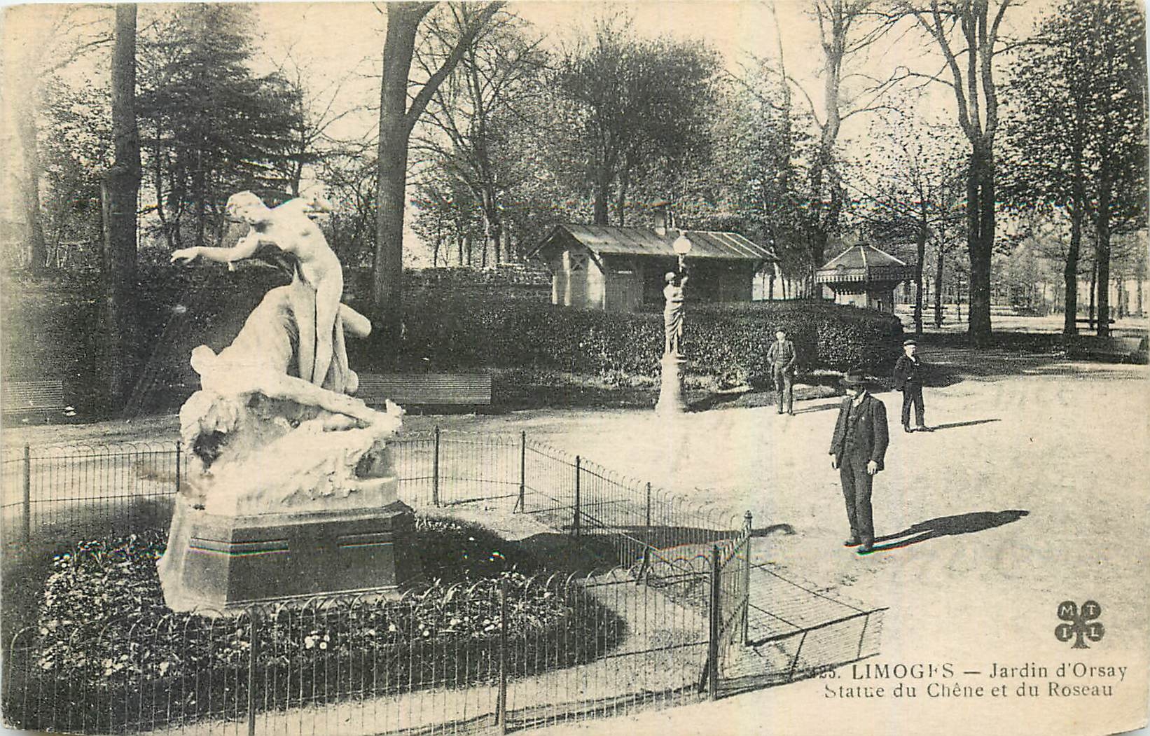 CPA Limoges Jardin d'Orsay Statue de Chene du Roseau 