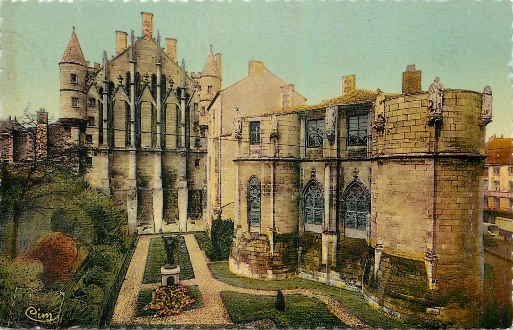 CPA Poitiers Vienne Palais des Ducs d'Aquitaine 