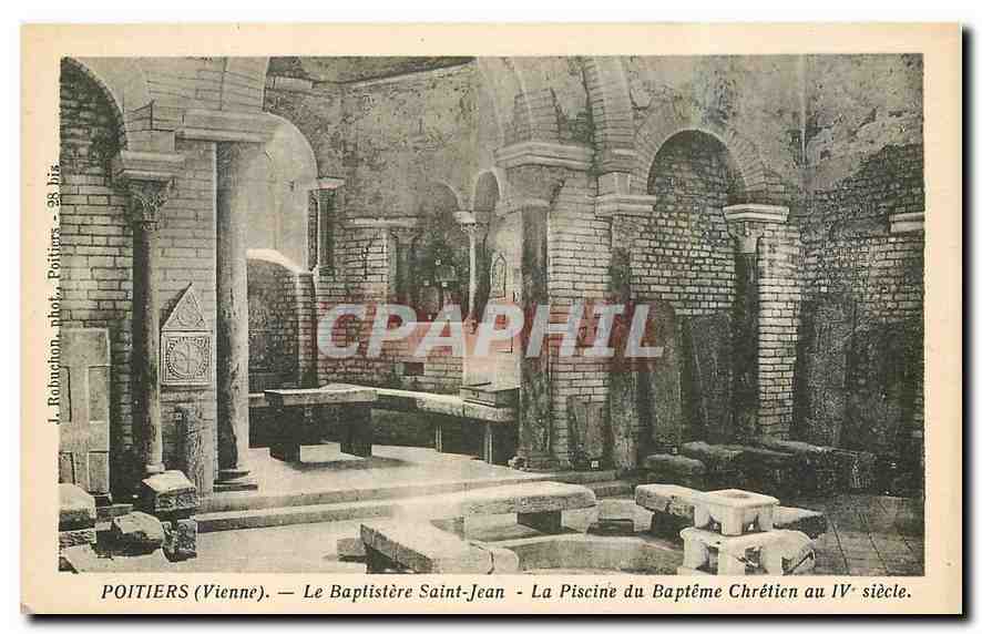 CPA Poitiers Vienne Le Baptistere Saint Jean La Piscine du Bapteme Chretien 