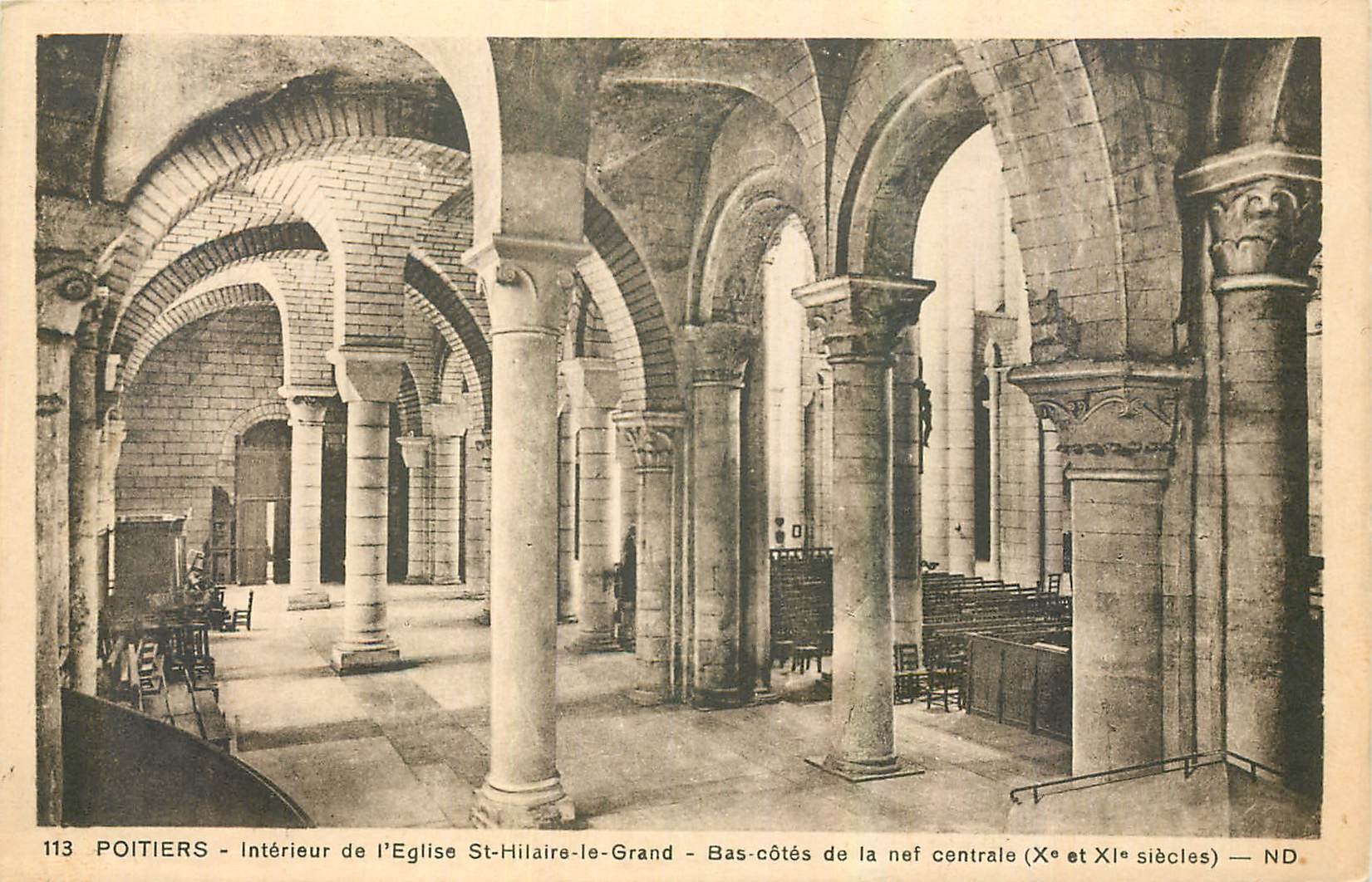 CPA Poitiers Interieur de l'Eglsie St Hilaire le Grand bas cotes de la nef centrale 