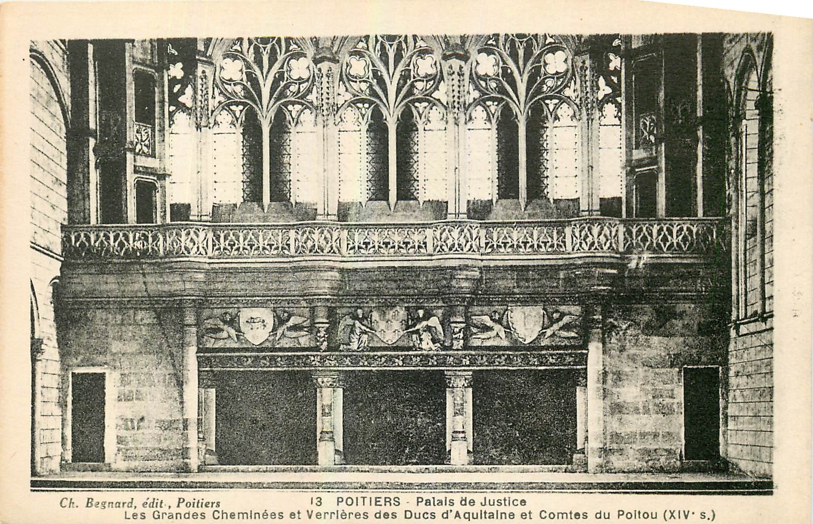 CPA Poitiers Palais de Justice Les Grandes Cheminees et Verrieres des Ducs 