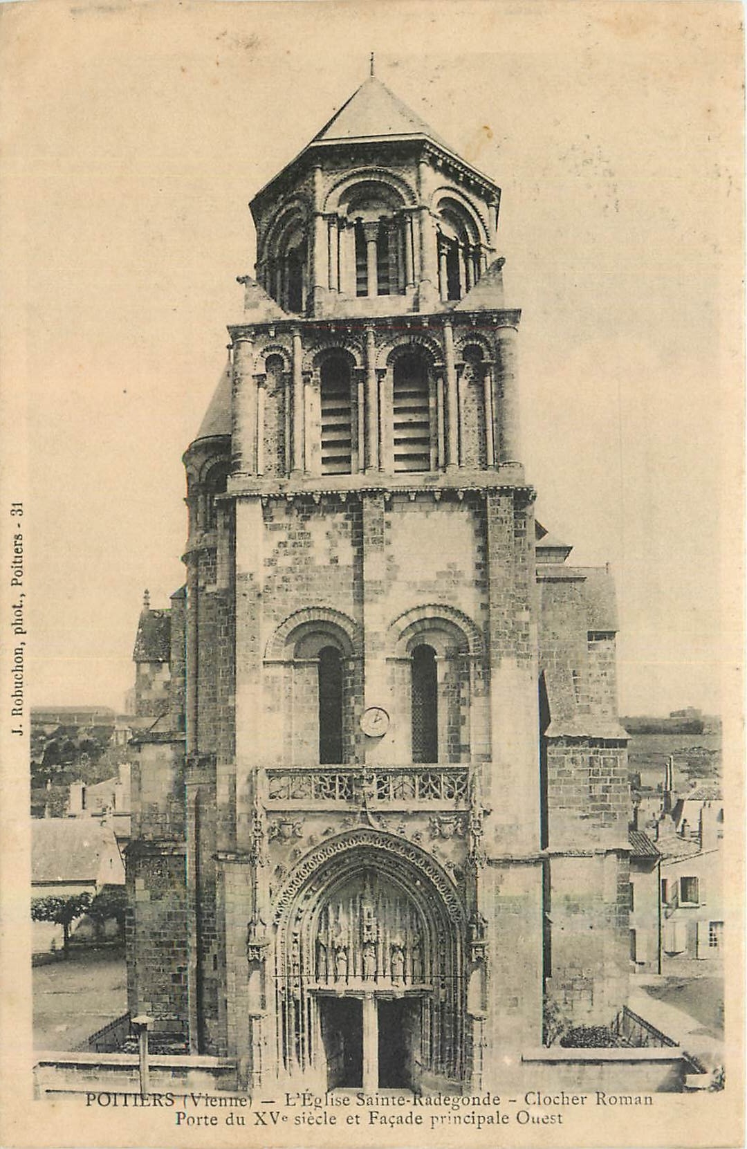 CPA Poitiers Vienne L'Eglise 