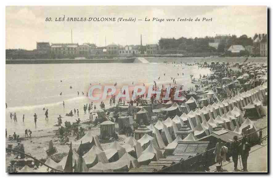 CPA Les Sables d'Olonne Vendee La Plage vers l'entree du Port 