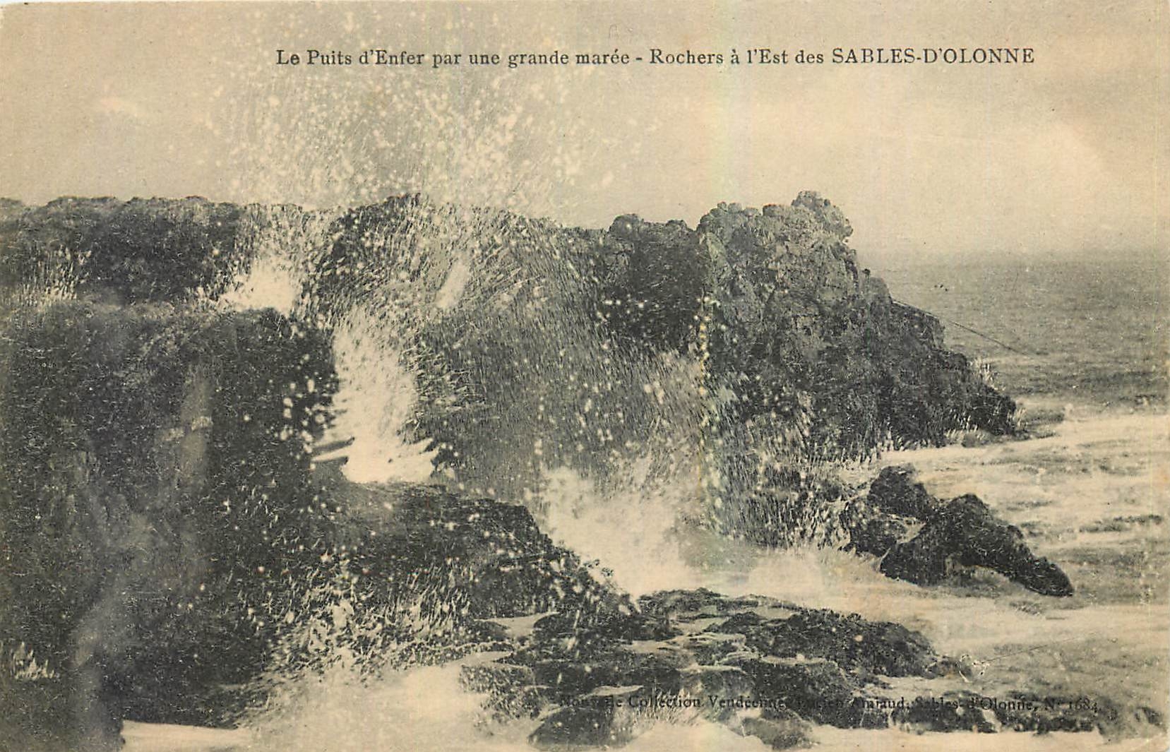 CPA Le Puits d'Enfer une grande maree Rochers a l'Est des Sables d'Olonne 