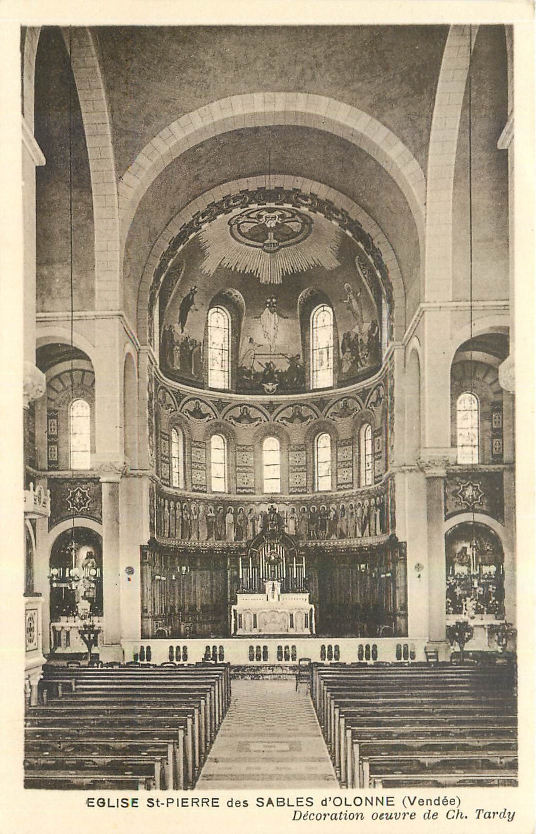 CPA Eglise St Pierre des Sables d'Olonne Vendee Decoration oeuvre 