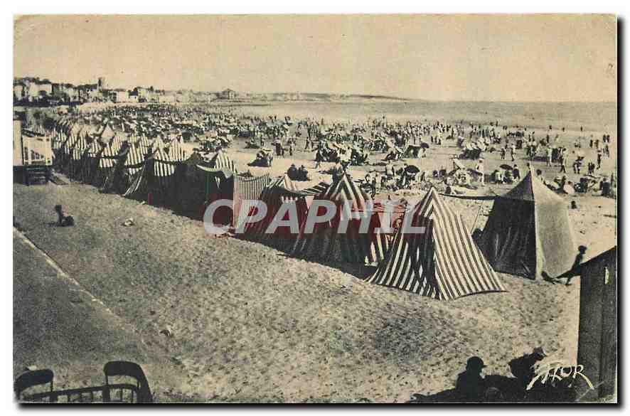 CPA Les Sables d'Olonne Vendee Vue de la Plage prise du Remblai 