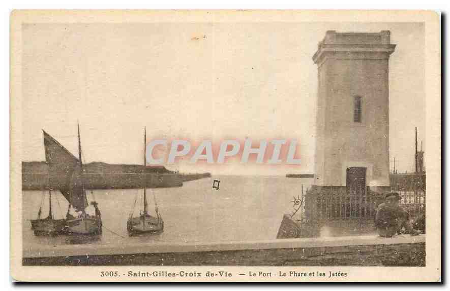 CPA Saint Gilles Croix de Vie Le Port Le Phare et les Jetees Bateaux