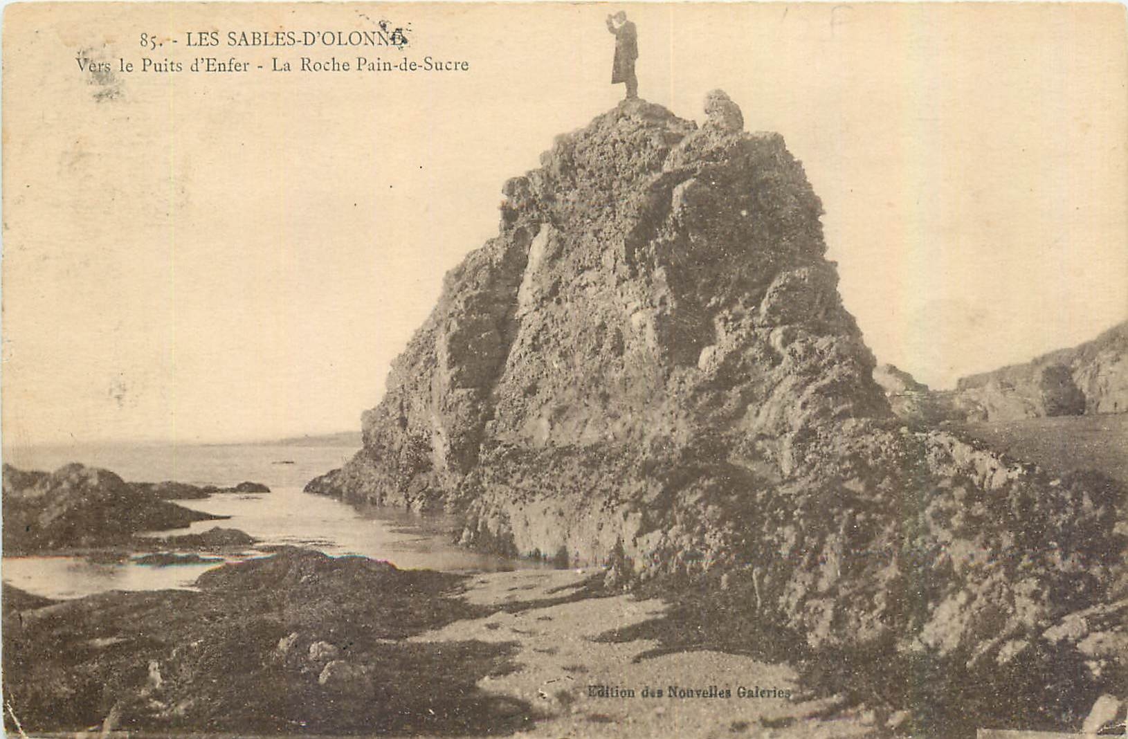 CPA Les Sables D'Olonne Vers le Puits d'Emfer La Roche Pain de Surce  