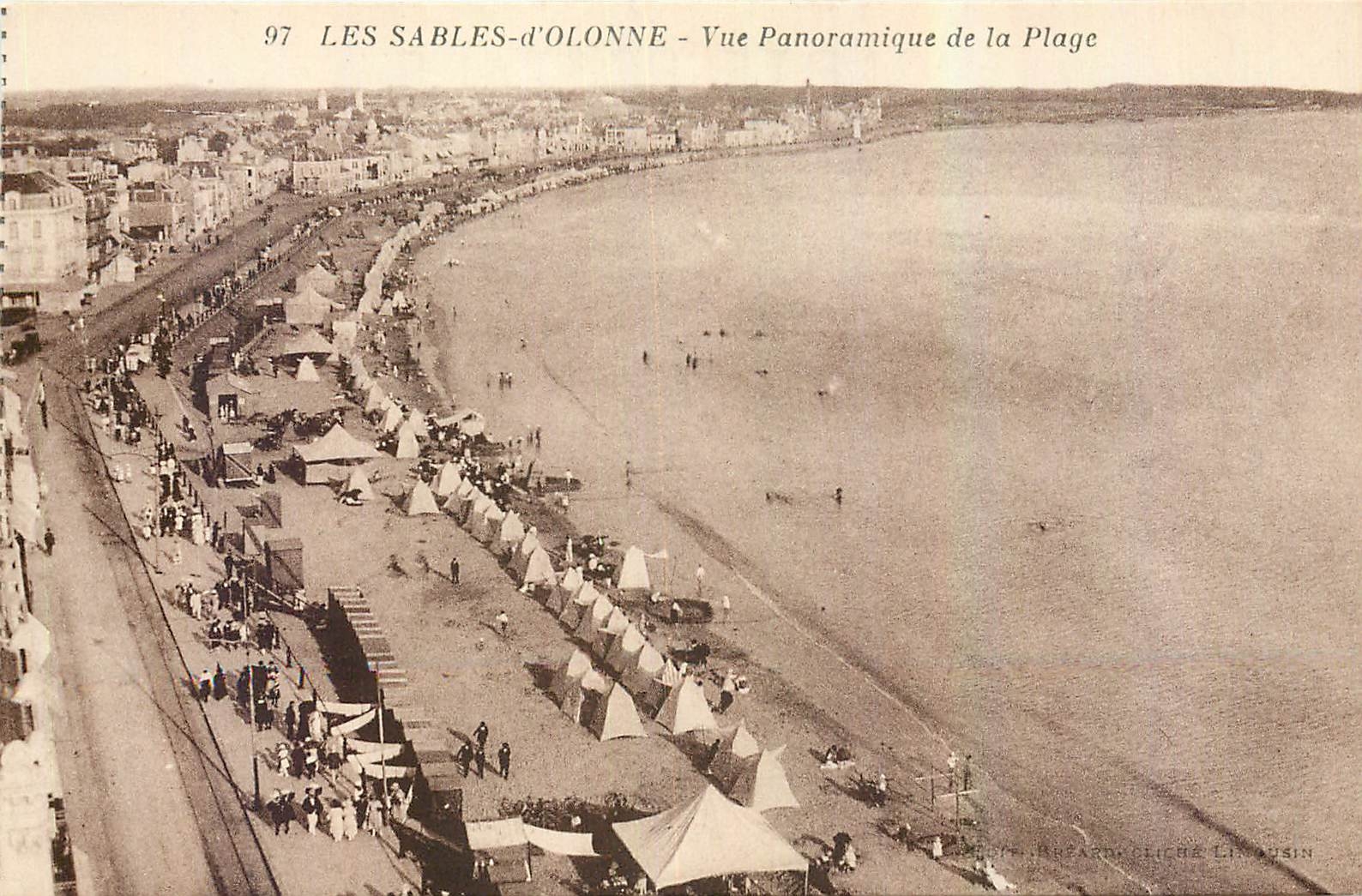 CPA Les Sables D'Olonne Vue Panoramique de la Plage 