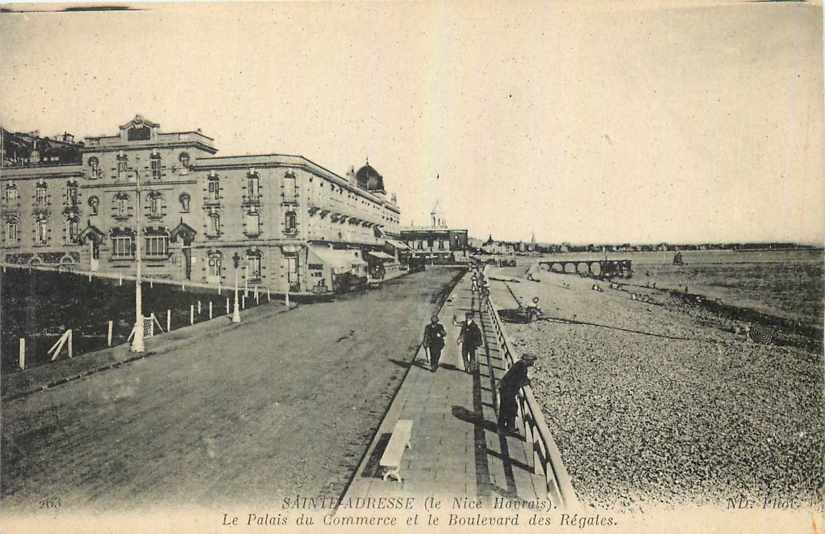 CPA Saint Adresse le Nice Hanrois Le Palais du Commerce et le Boulevard des Regales 