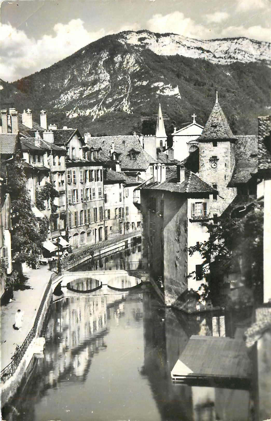 CPA Le Vieil Annecy Haute Savoie Vieilles Maisons sur le Canal 