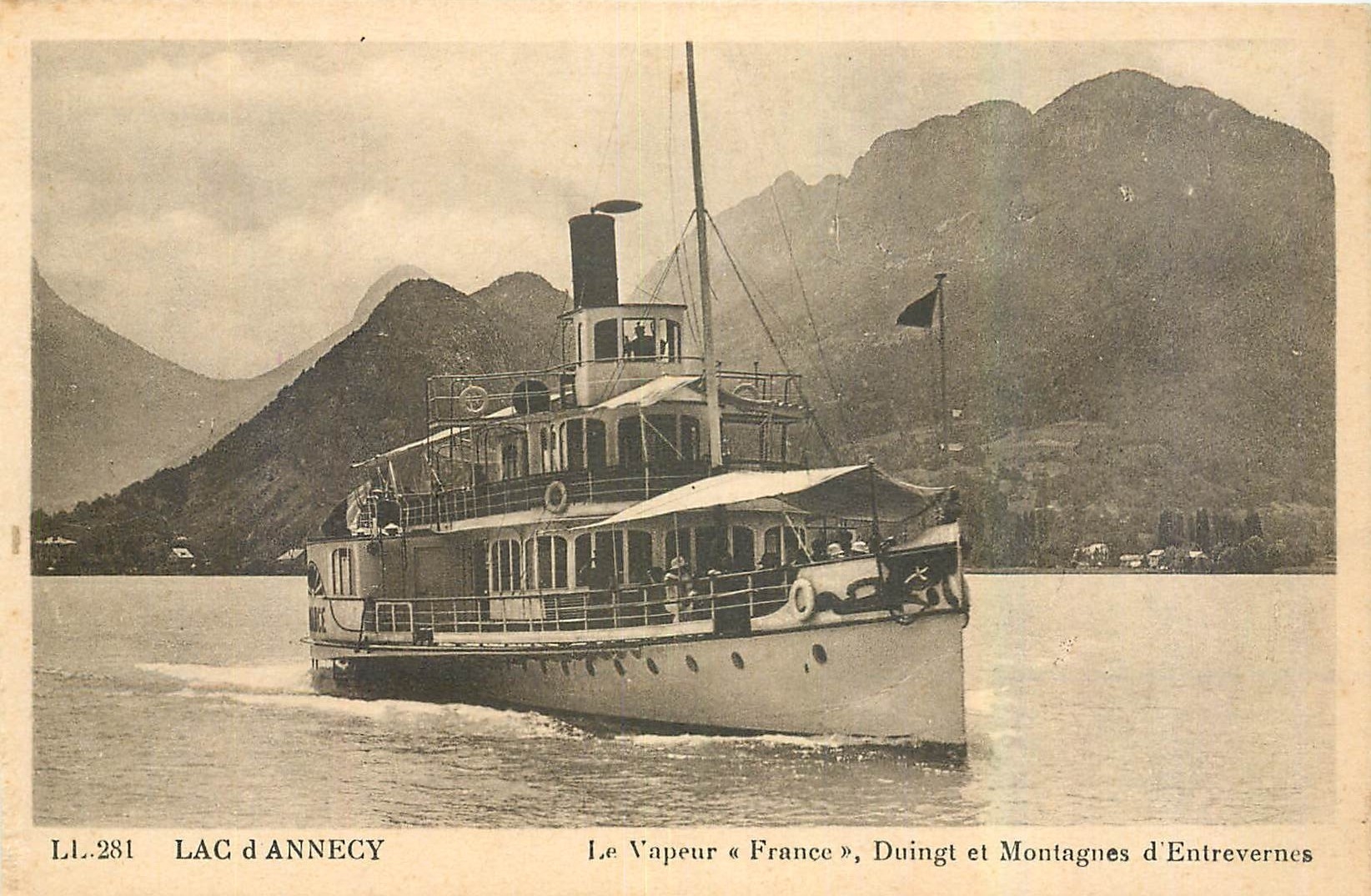 Lac d'Annecy — Le vapeur « France », Duingt et Montagnes d'Entrevernes — LL.281