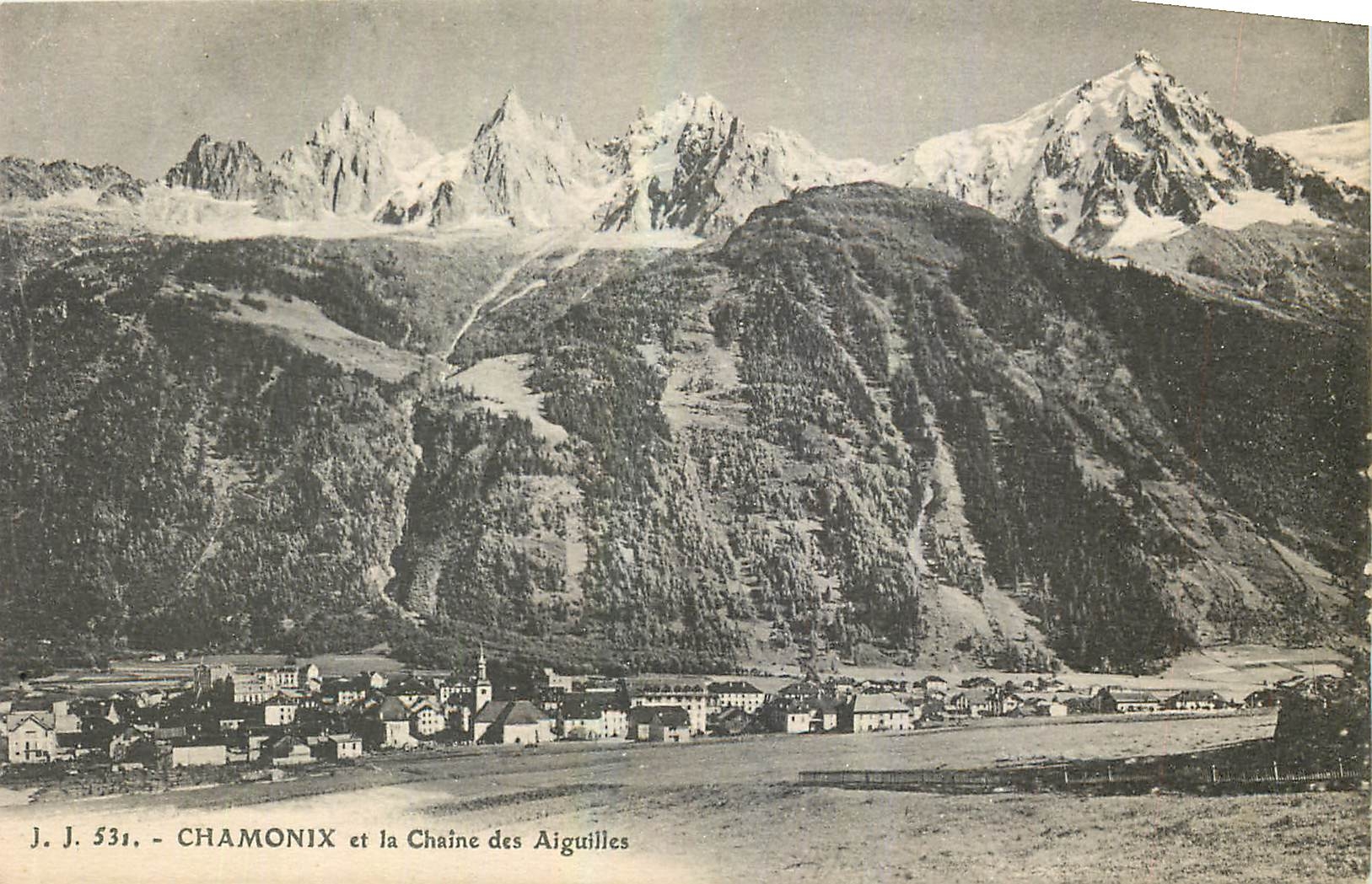 CPA Chamonix et la Chaine des Aiguilles 