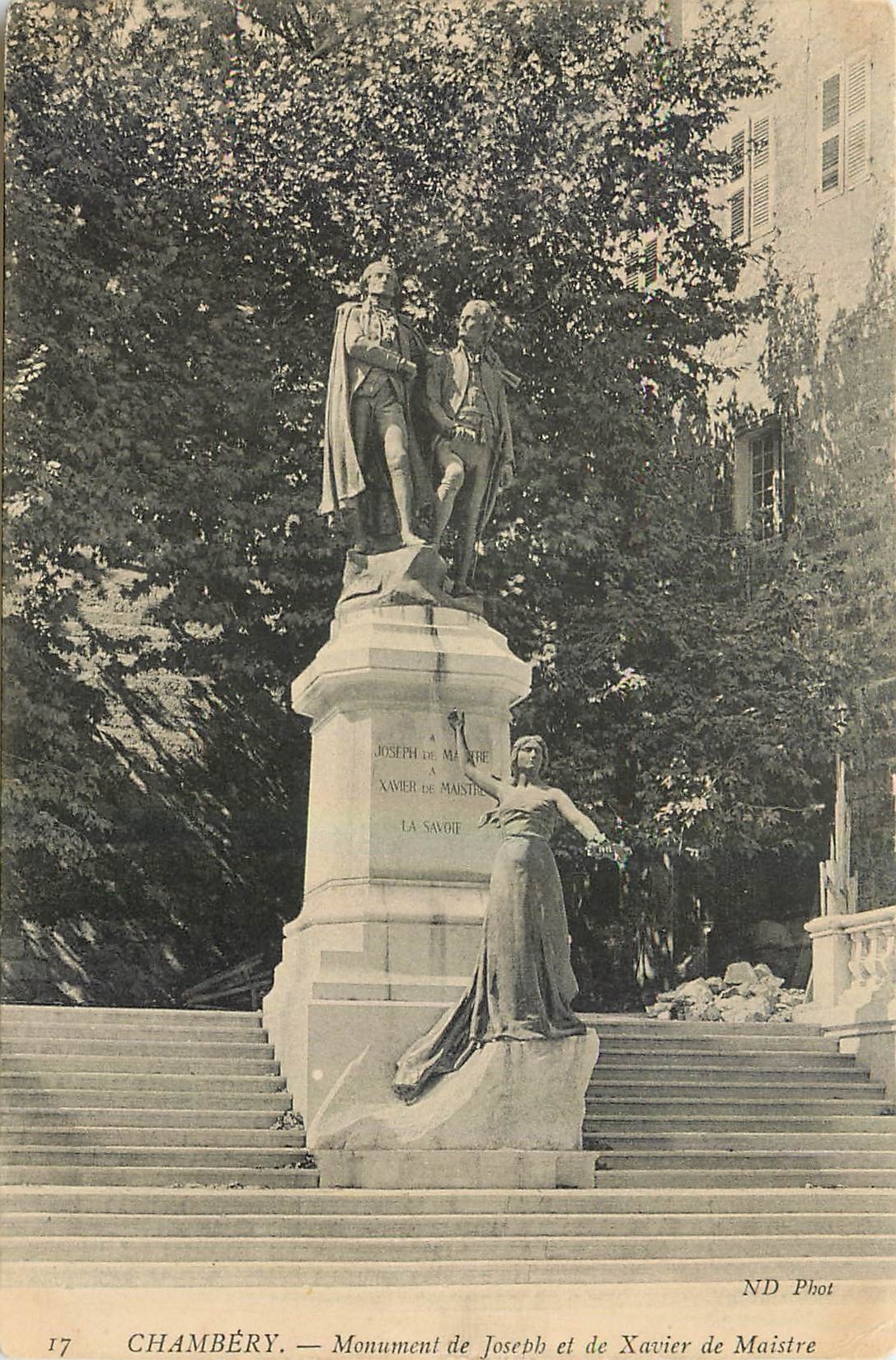 CPA Chambery Monument de Joseph et le Xavier de Maistre 