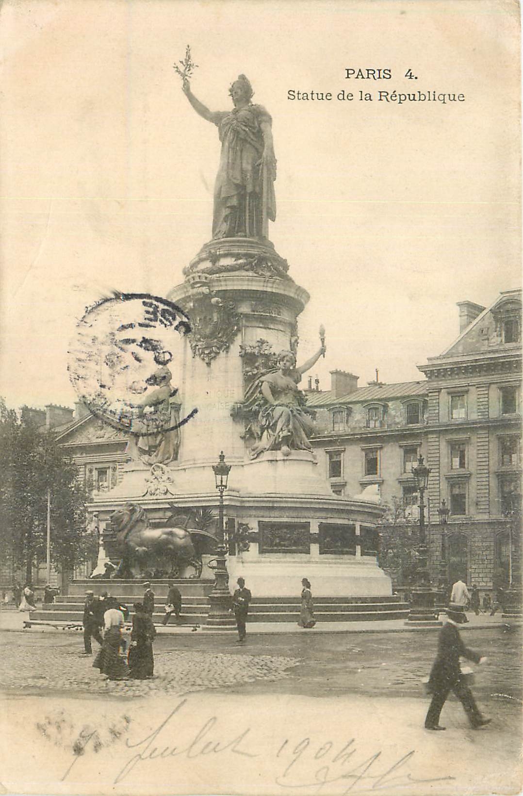 CPA Paris Statue de la Republique Lion