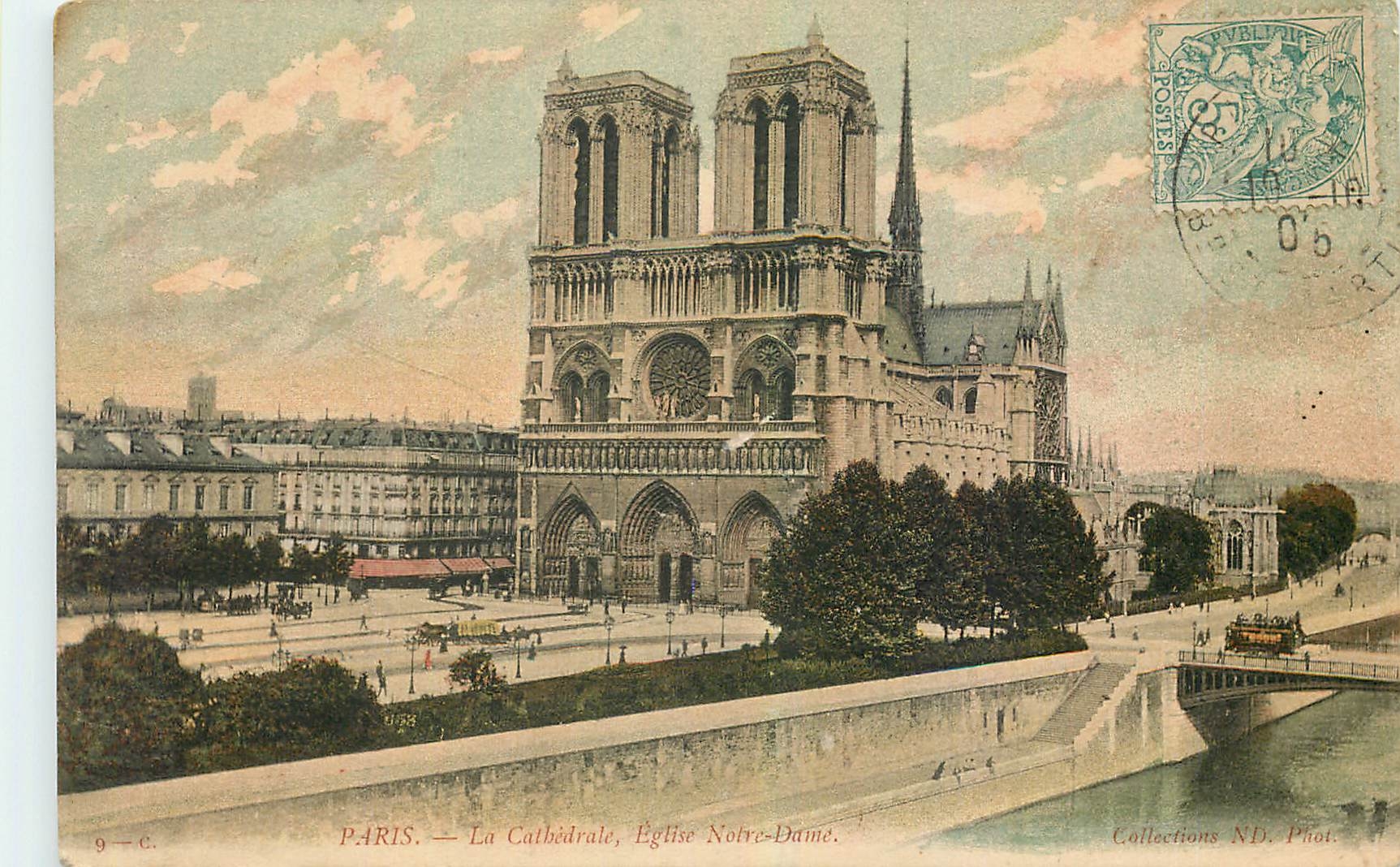 CPA Paris La Cathedrale Eglise Notre Dame 