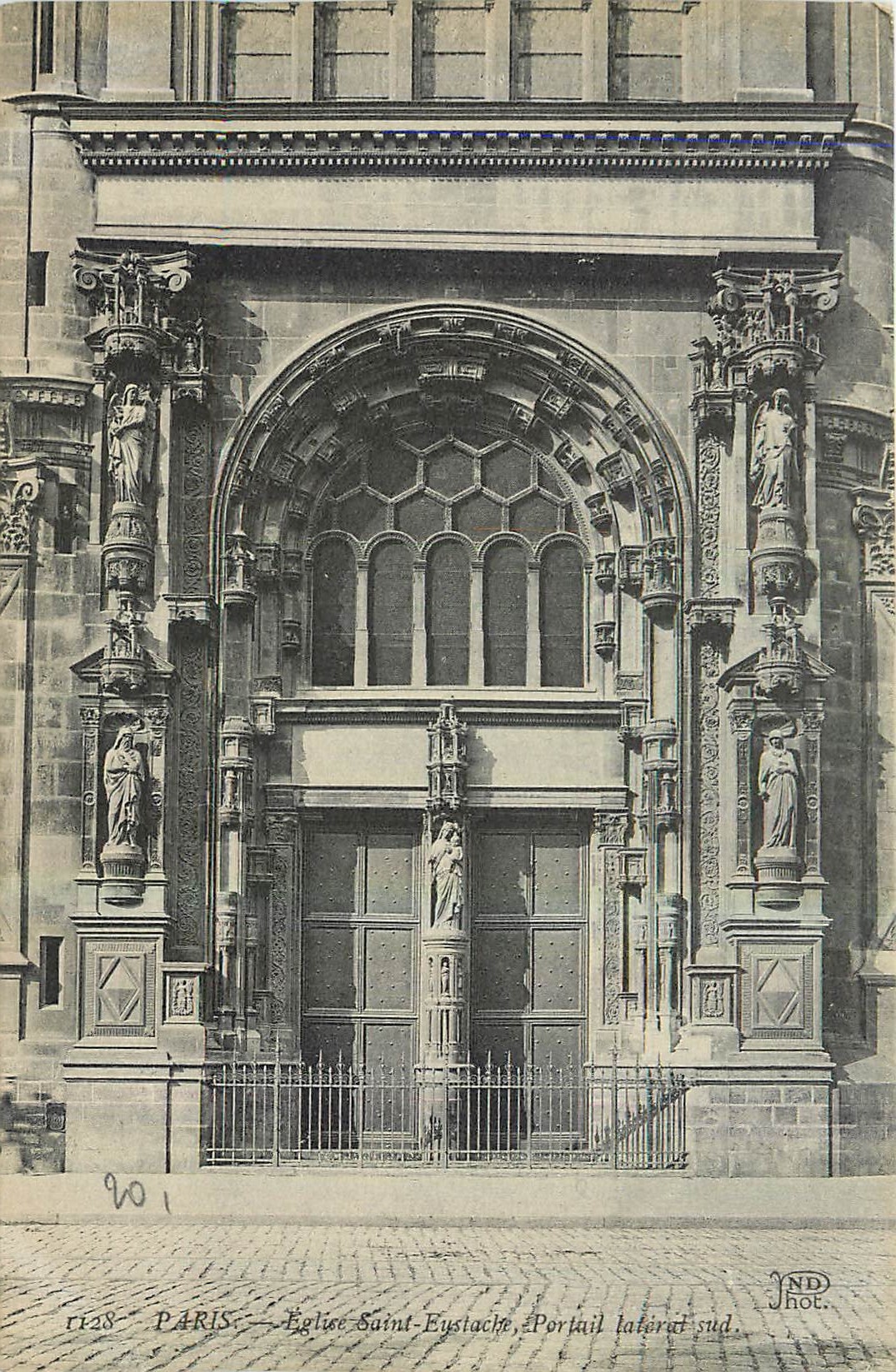 CPA Paris Eglise Eustache  Portail lateral Nord