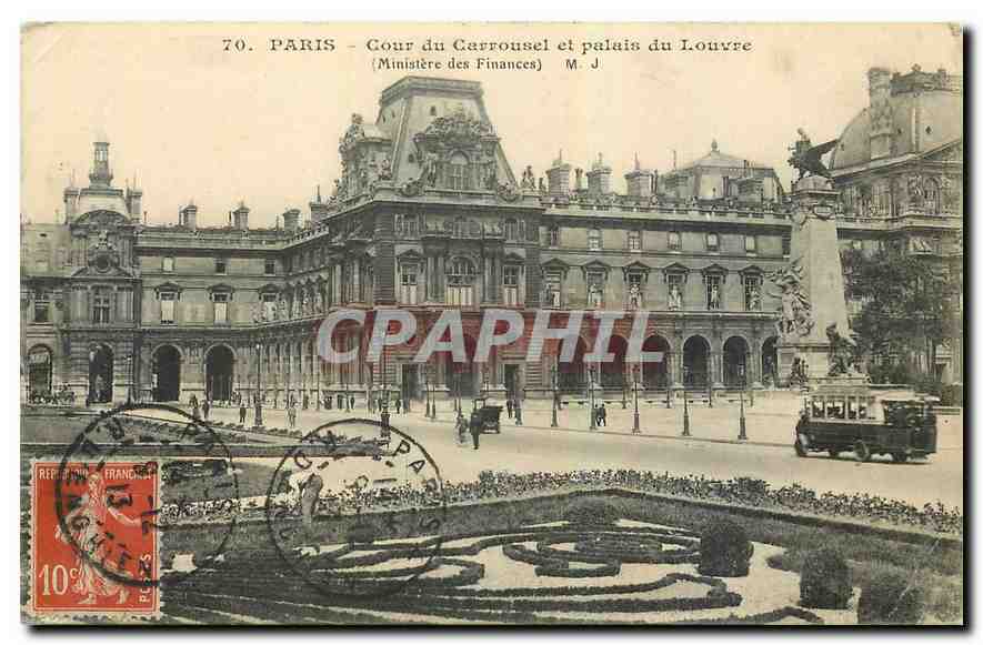 CPA Paris Cour du Carrousel et palais du Louvre 