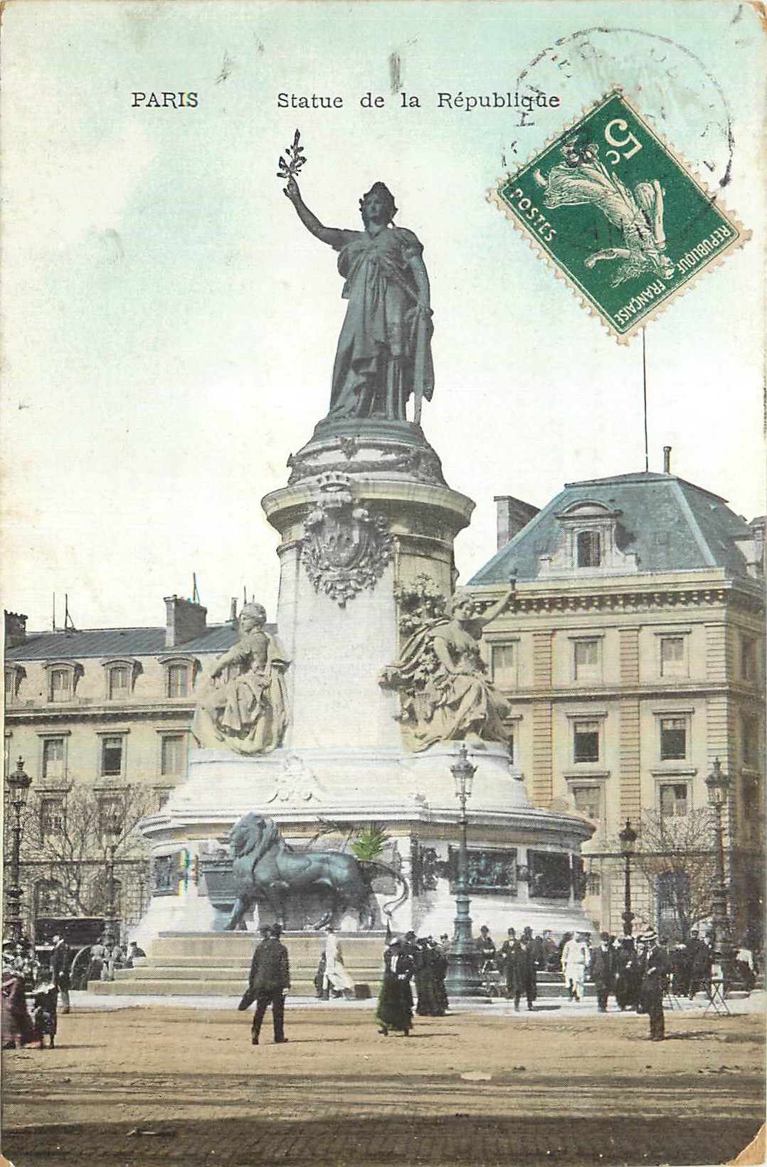 CPA Paris Statue de la Republique Lion