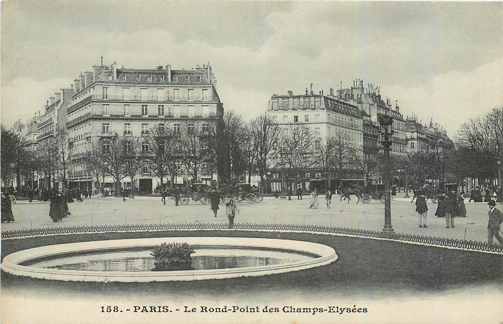 CPA Paris Le Rond Point des Champs Elysees 