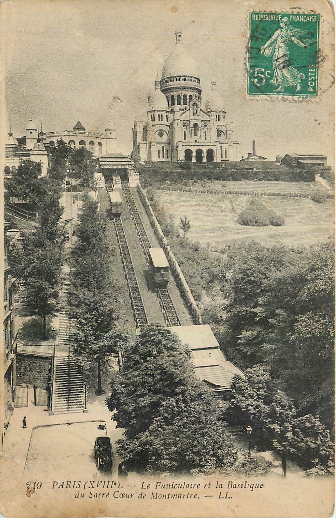 CPA Paris Le Funiculaire et la Basilique du Sacre Coeur de Montmartre 