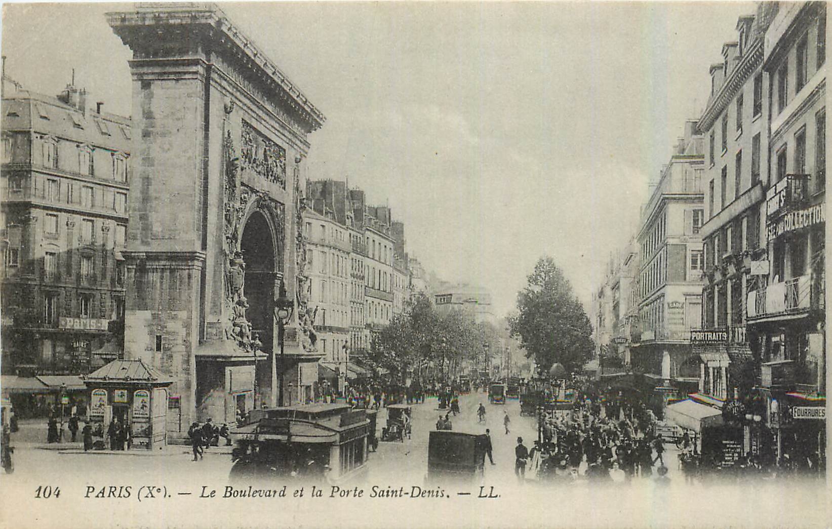 CPA Paris Le Boulevard et la Porte Saint denis 