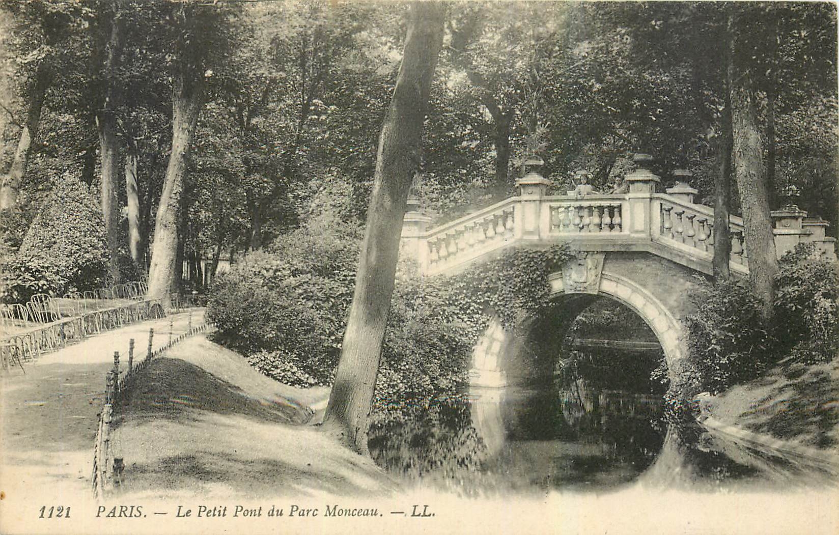CPA Paris Le Petit Pont du Parc Monceau 
