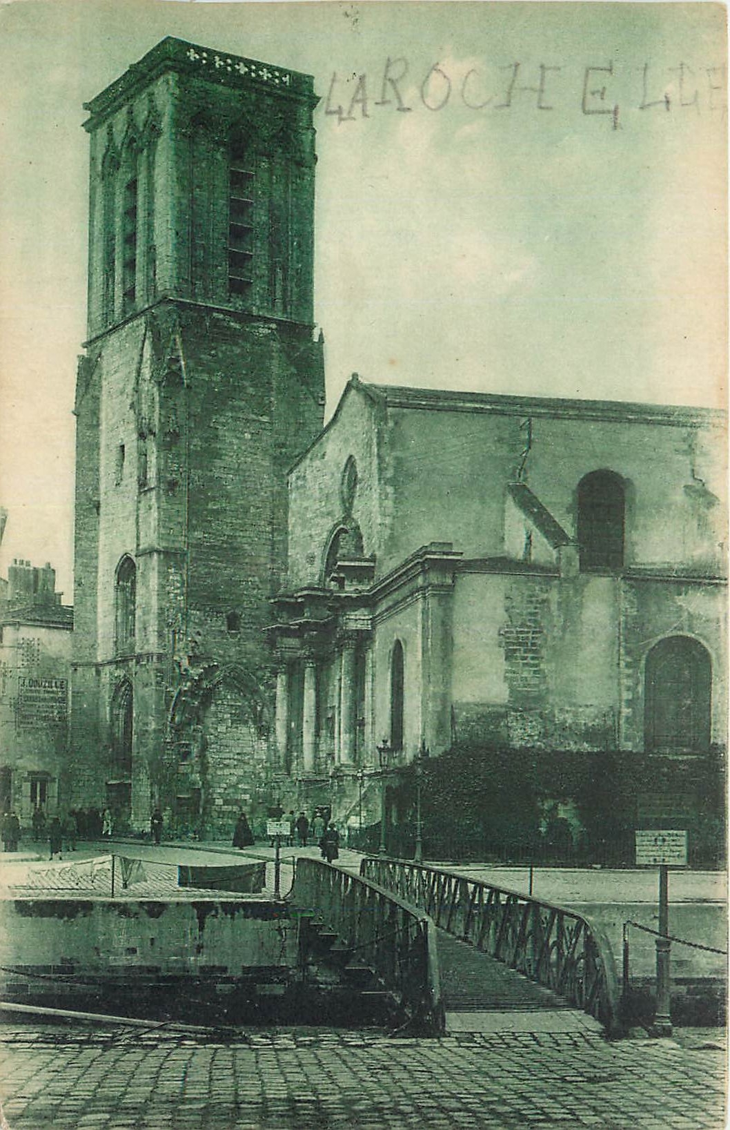 CPA La Rochelle Eglise Saint Sauveur 