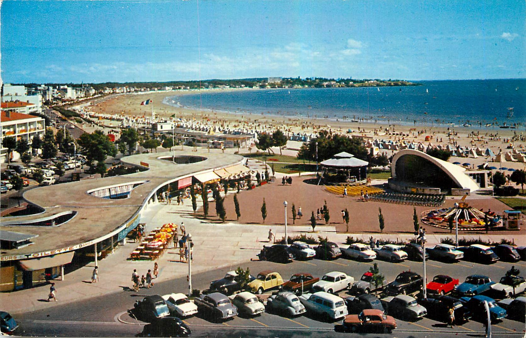 CPM Royan La Plage La Pointe de Vallieres Le Boulevard de la Grandiere L'Auditorium 