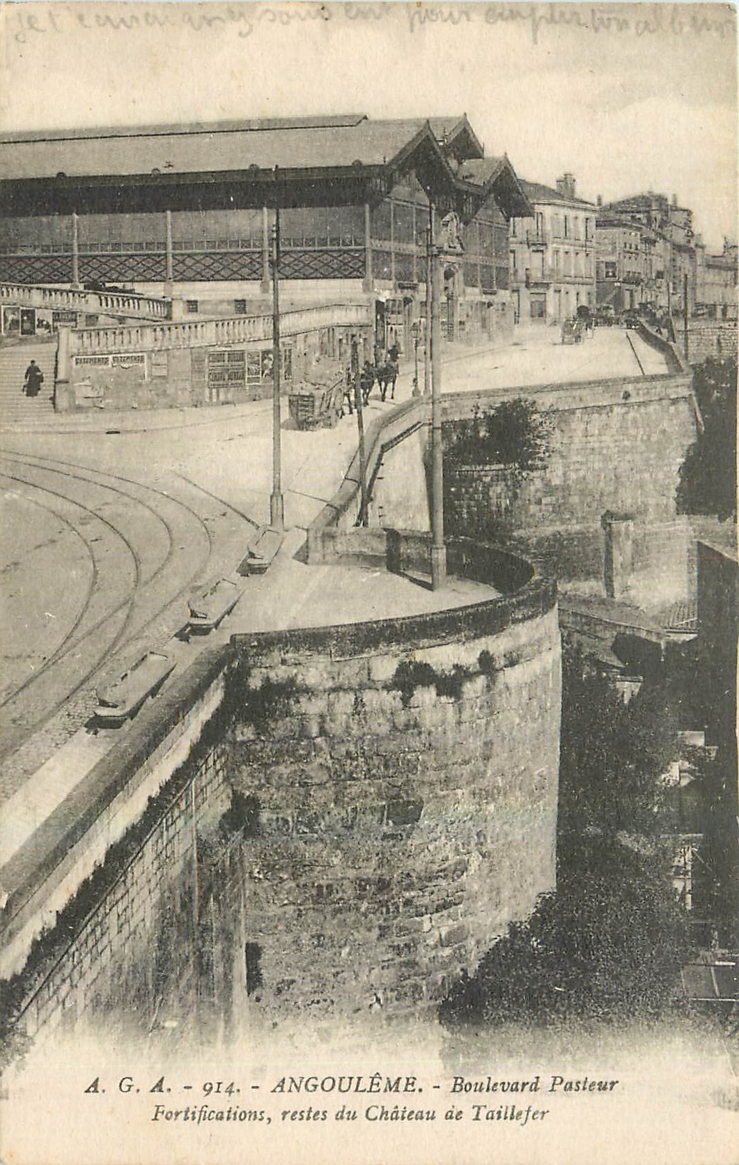 CPA Angouleme Boulevard Pasteur Fortifications restes du Chateau de Taillefer 