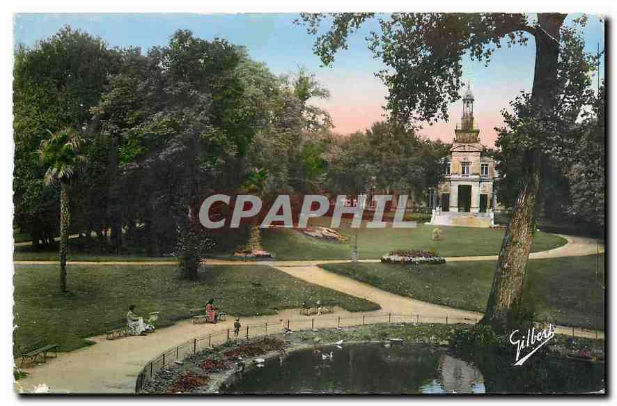 CPM Cognac Chatente Hotel de Ville et les Jardins 