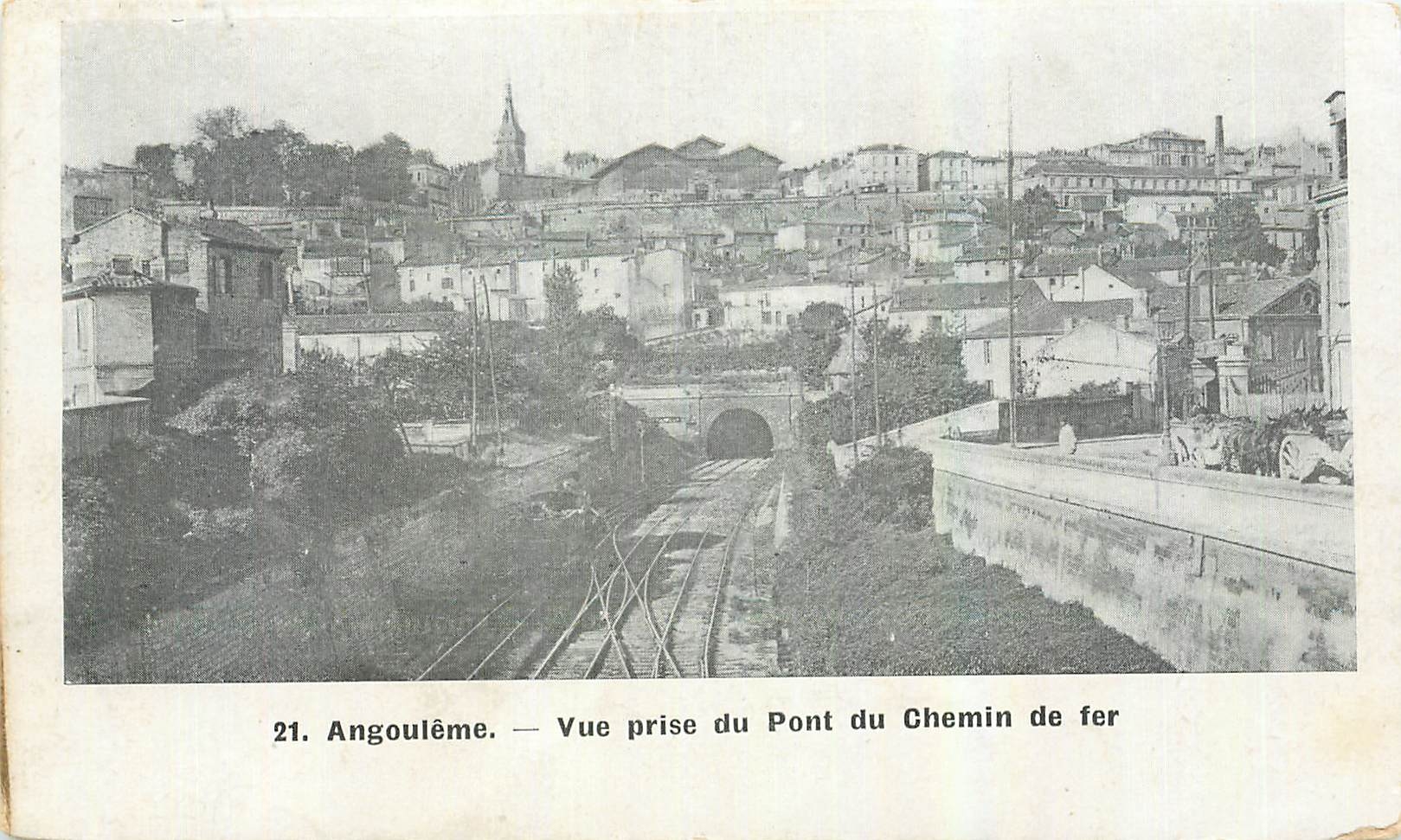 CPA Angouleme Vue prise du pont du Chemin de fer 