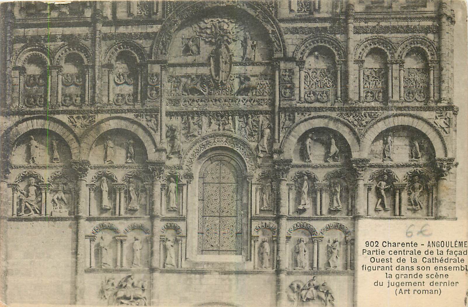 CPA Charente Angouleme Partie centrale de la facade Ouest de la cathedrale 