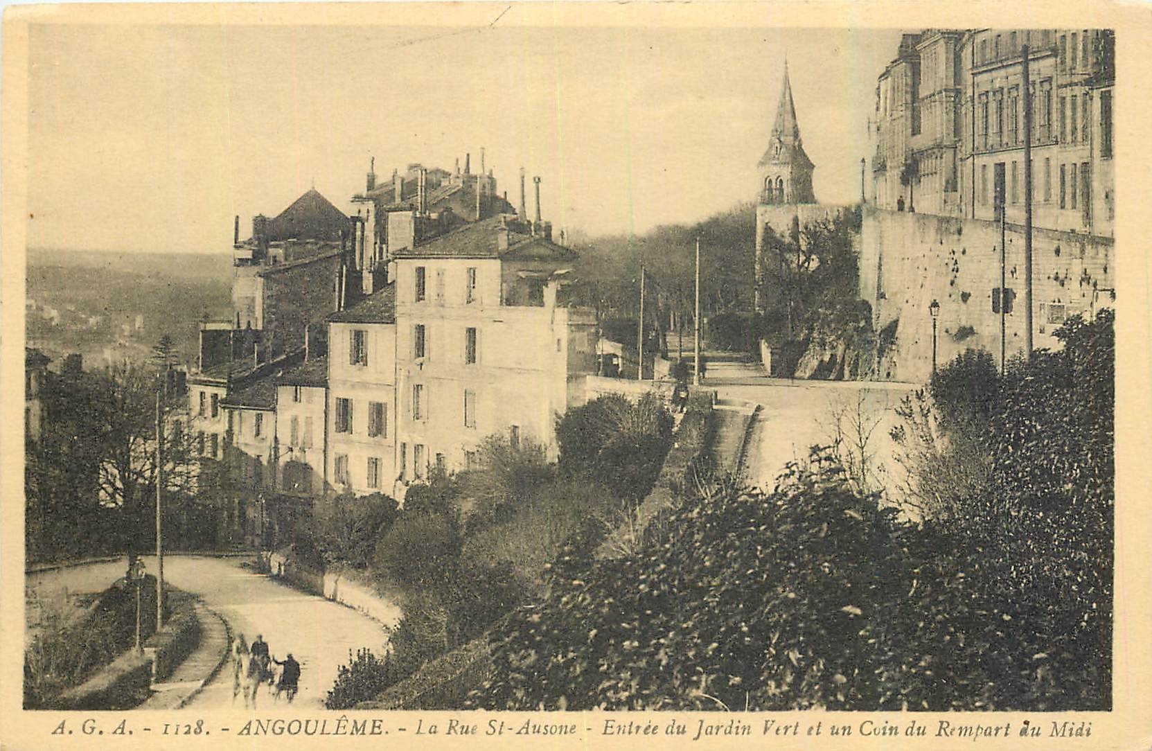 CPA Angouleme La Rue St Ausone Entree du Jardin Vert et un Coin du Rempart du Midi 