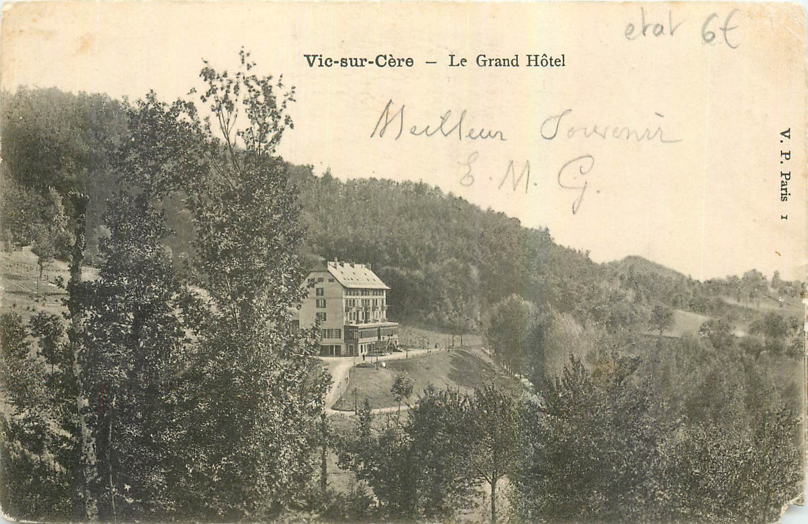 CPA Vic sur Cere Le Grand Hotel 