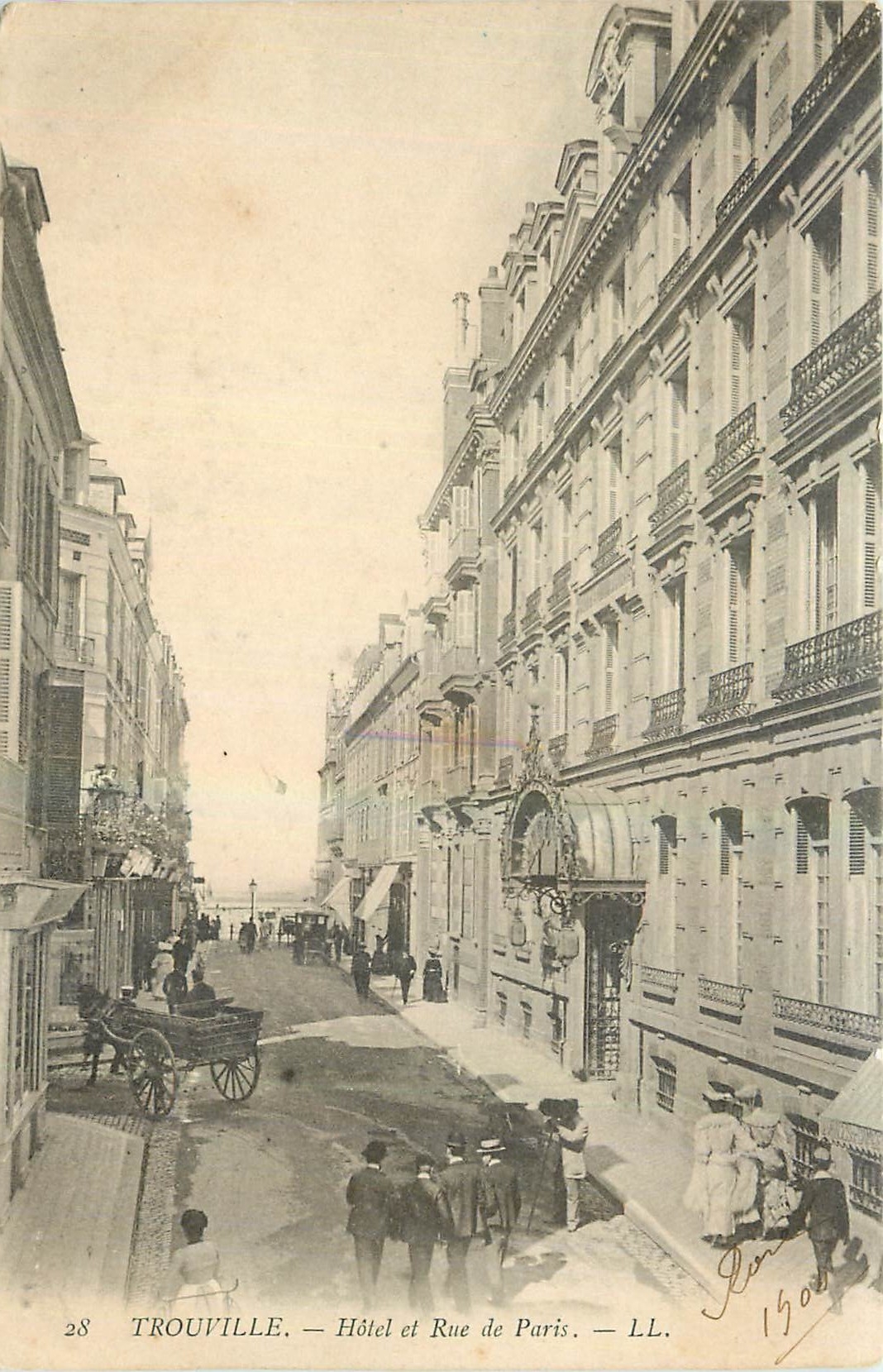 CPA Trouville Hotel et Rue de Paris 