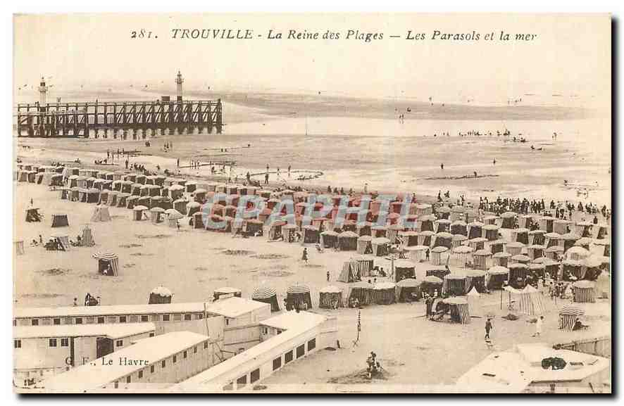 CPA Trouville La Reine des Plages Les Parasols et la mer 